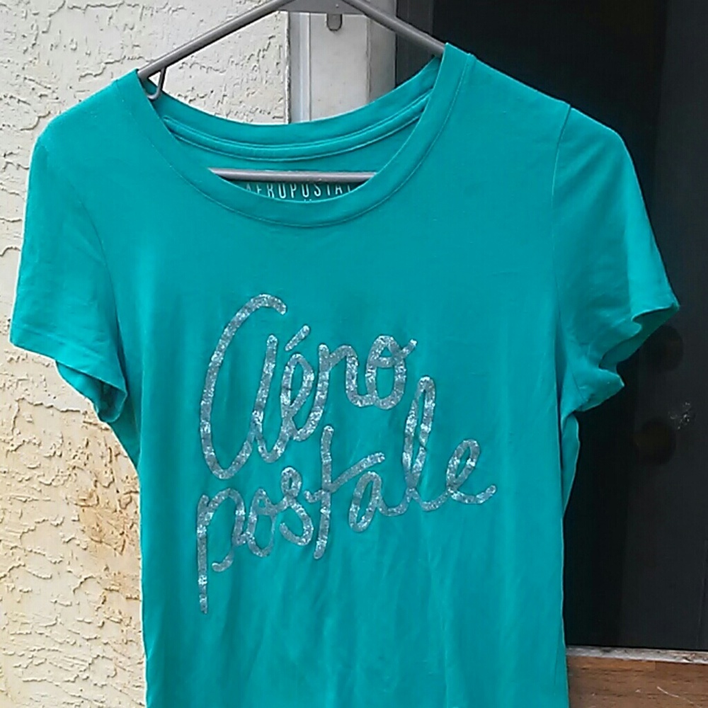 A short sleve lightweight aeropostal shirt